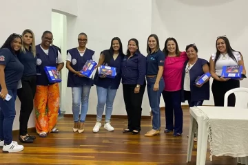 Arraial-do-Cabo-entrega-tablets-para-agentes-comunitarios-para-cadastro-de-pacientes-3
